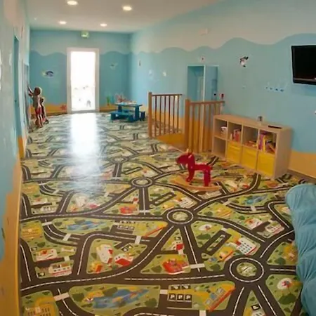 מלון Alba D'oro 3*