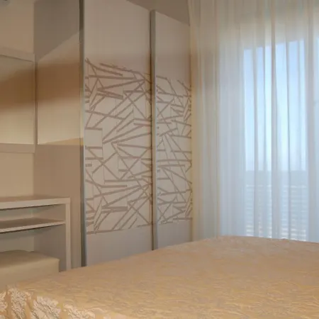 Alba D'oro מלון 3*